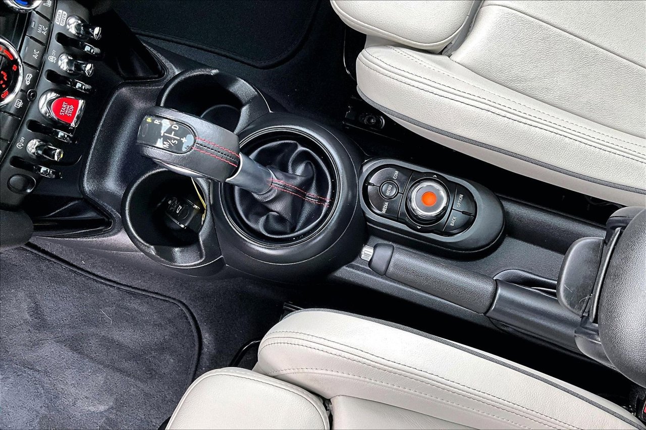 Used 2019 MINI Cooper S w/ Signature Upholstery Package image 19