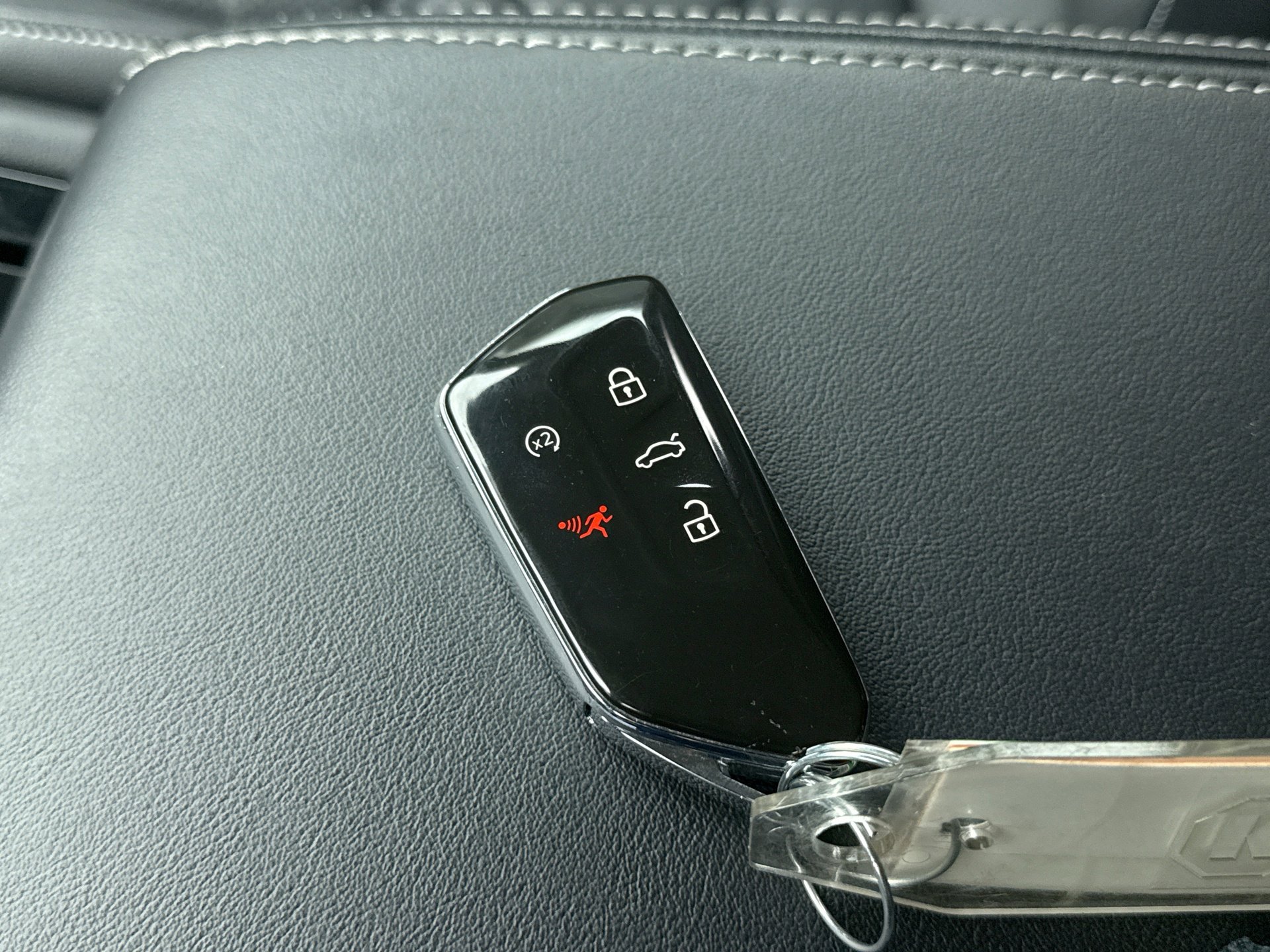 Used 2024 Volkswagen Atlas SE image 25