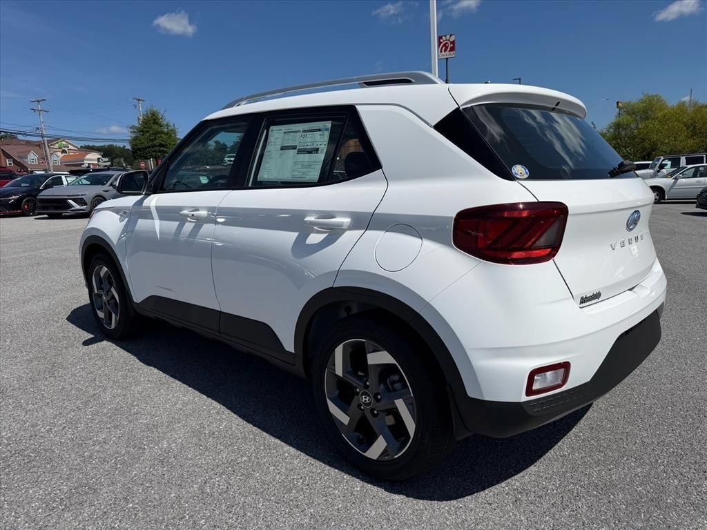 New 2026 Hyundai Venue SEL FWD image 5