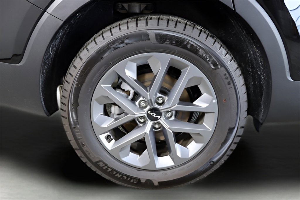 Used 2024 Kia Telluride LX image 51