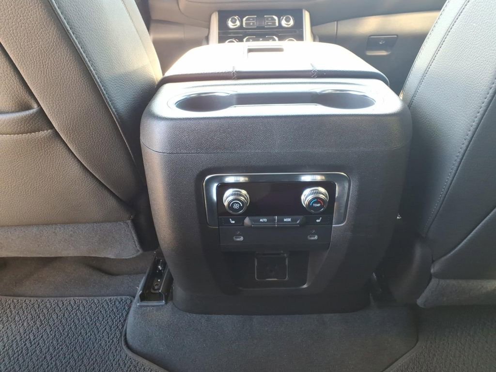 Used 2022 GMC Yukon XL Denali AWD/4WD image 29