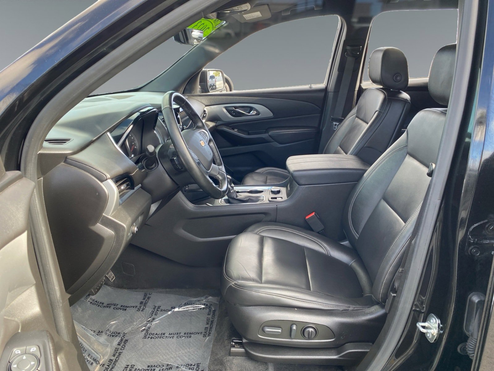 Used 2023 Chevrolet Traverse LT w/ LT Premium Package AWD/4WD image 9