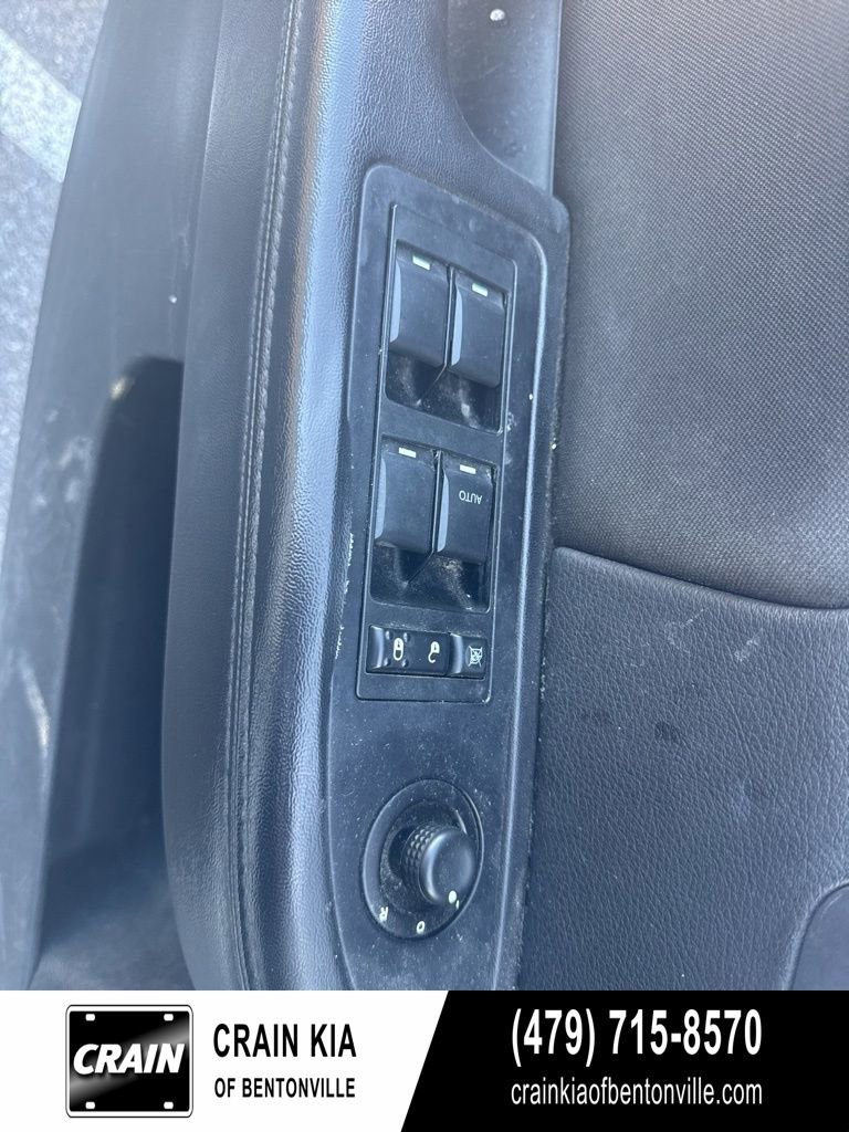 Used 2013 Chrysler 200 Touring FWD image 20