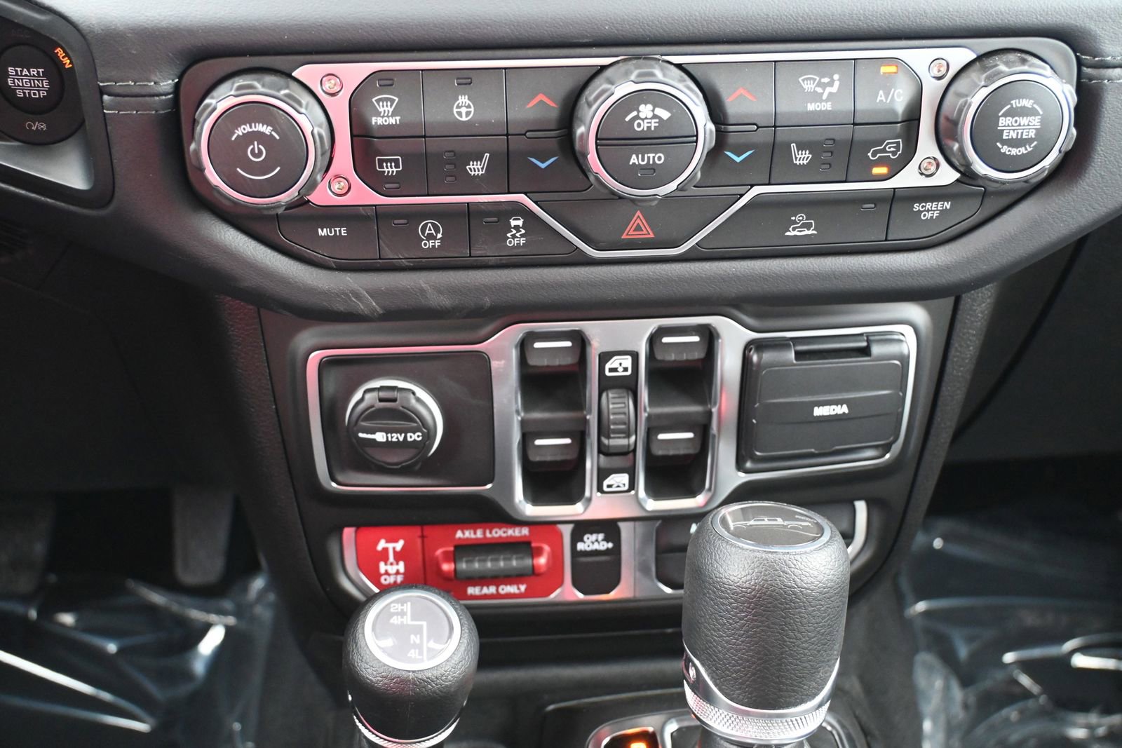 New 2026 Jeep Gladiator Mojave image 14