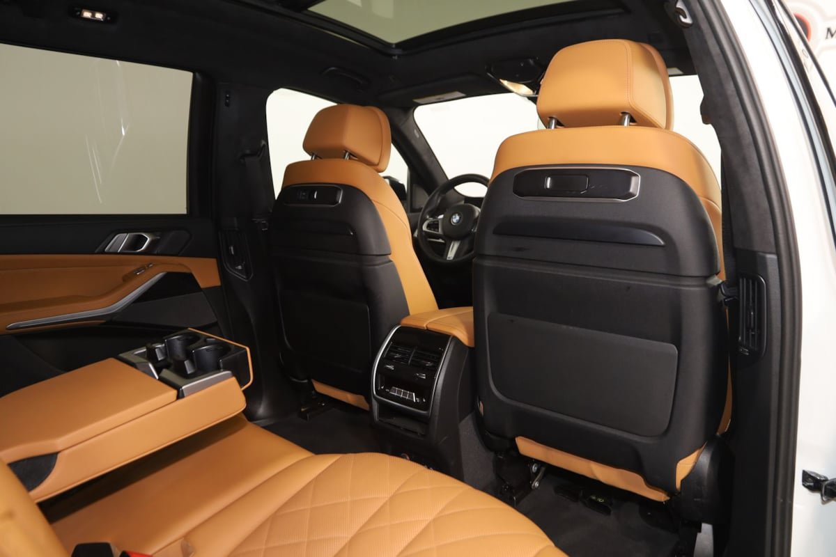 Used 2024 BMW X7 xDrive40i w/ M Sport Package AWD/4WD image 18