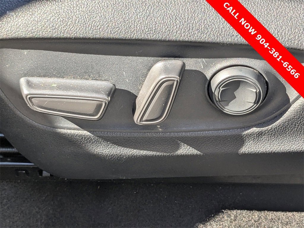 Used 2022 Toyota RAV4 XLE image 21