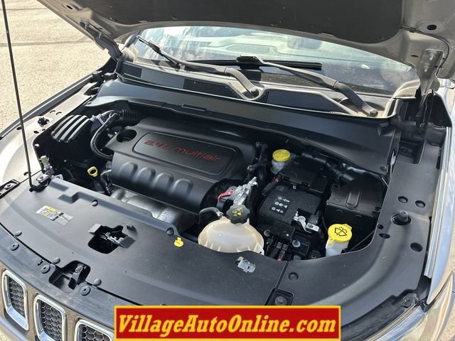 Used 2018 Jeep Compass Latitude w/ Popular Equipment Group AWD/4WD image 39