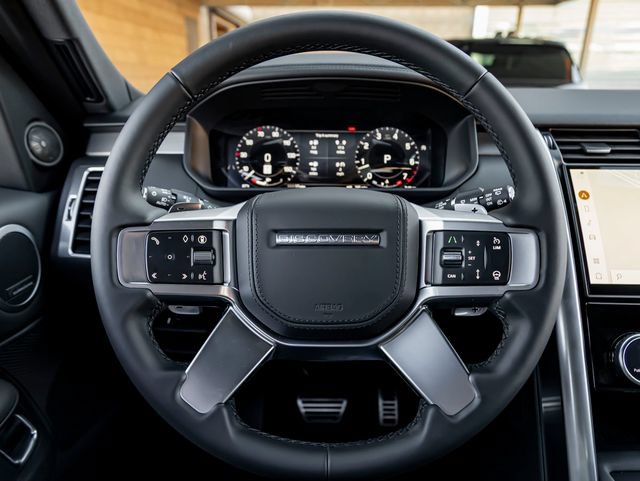 New 2026 Land Rover Discovery Limited Edition AWD/4WD image 17