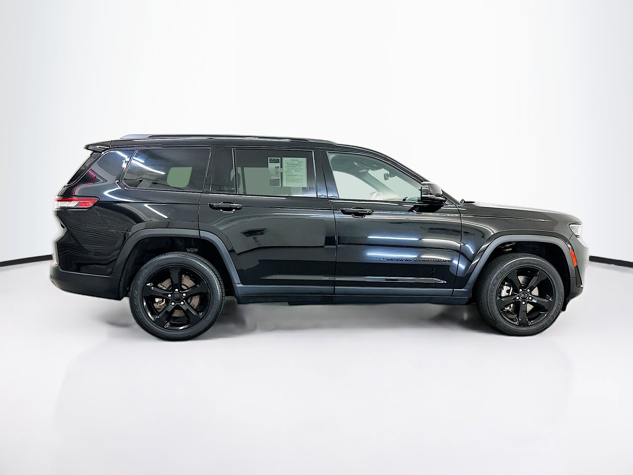 Used 2023 Jeep Grand Cherokee L Laredo AWD/4WD image 10