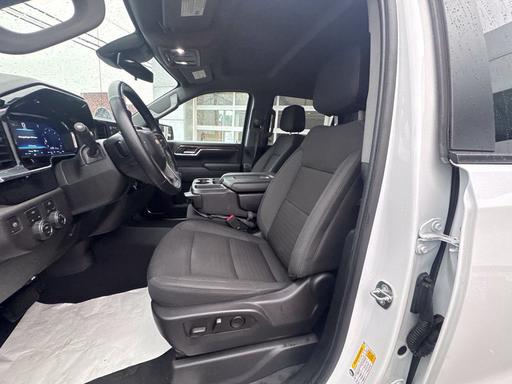 Used 2024 Chevrolet Silverado 1500 LT AWD/4WD image 10
