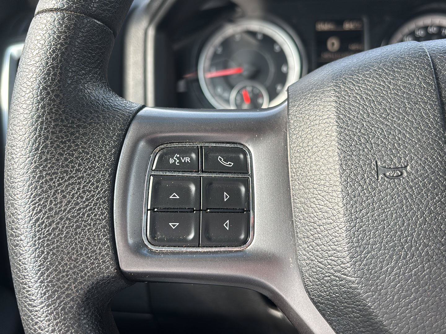 Used 2021 RAM 1500 Classic SLT AWD/4WD image 16