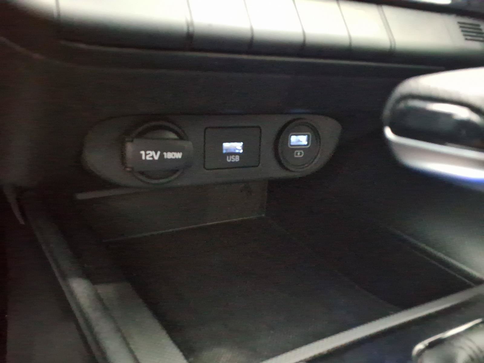 Certified 2023 Hyundai Elantra SEL w/ Preferred Accessory Package FWD image 24