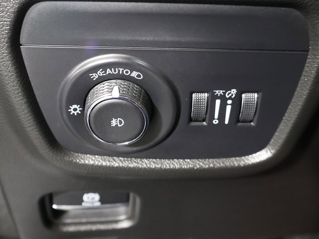 Used 2024 Jeep Grand Cherokee L Summit w/ Advanced Protech Group IV image 46