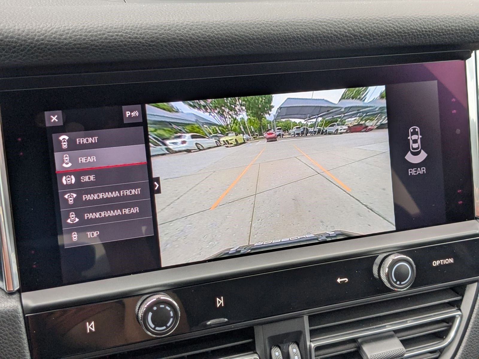 Certified 2026 Porsche Macan AWD/4WD image 18