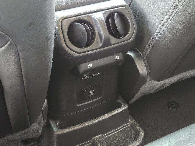 Used 2023 Jeep Wrangler Unlimited Sahara w/ Cold Weather Group AWD/4WD image 32