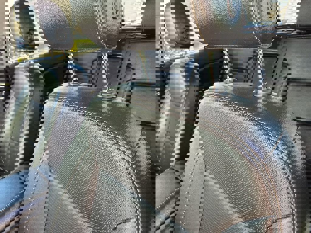 Certified 2023 GMC Acadia SLT image 19