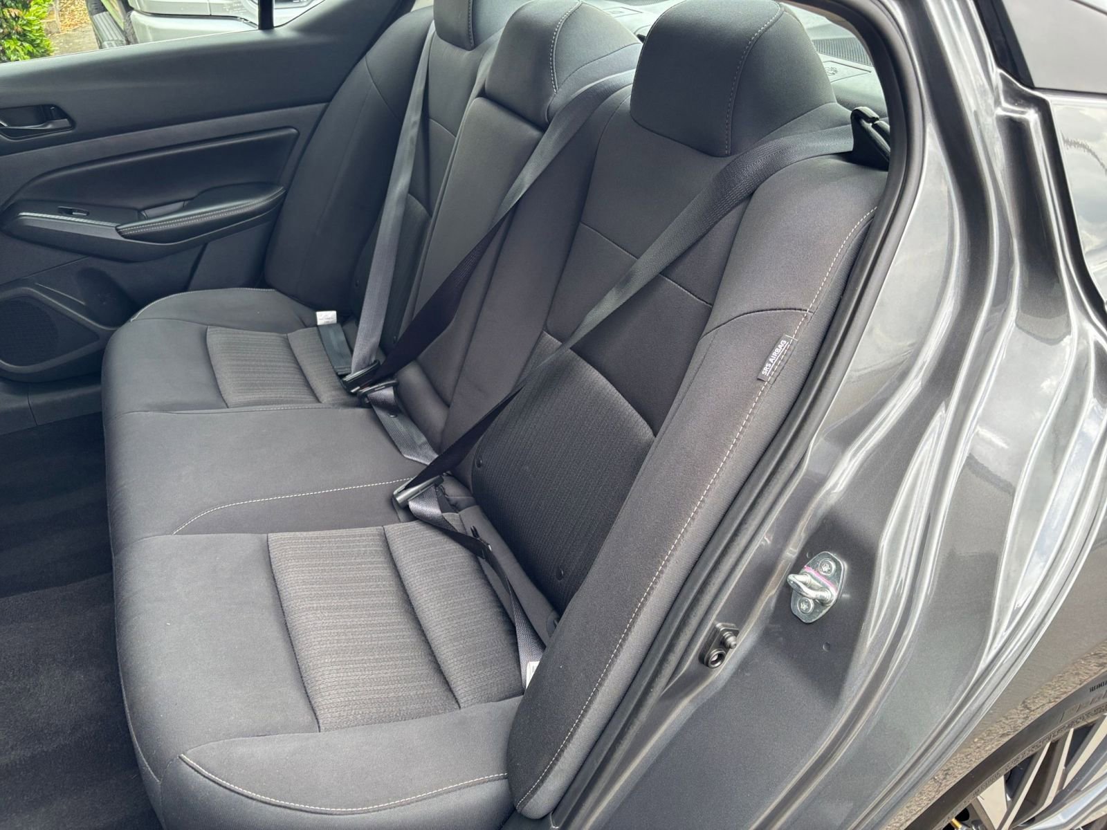 Used 2025 Nissan Altima 2.5 SV FWD image 38