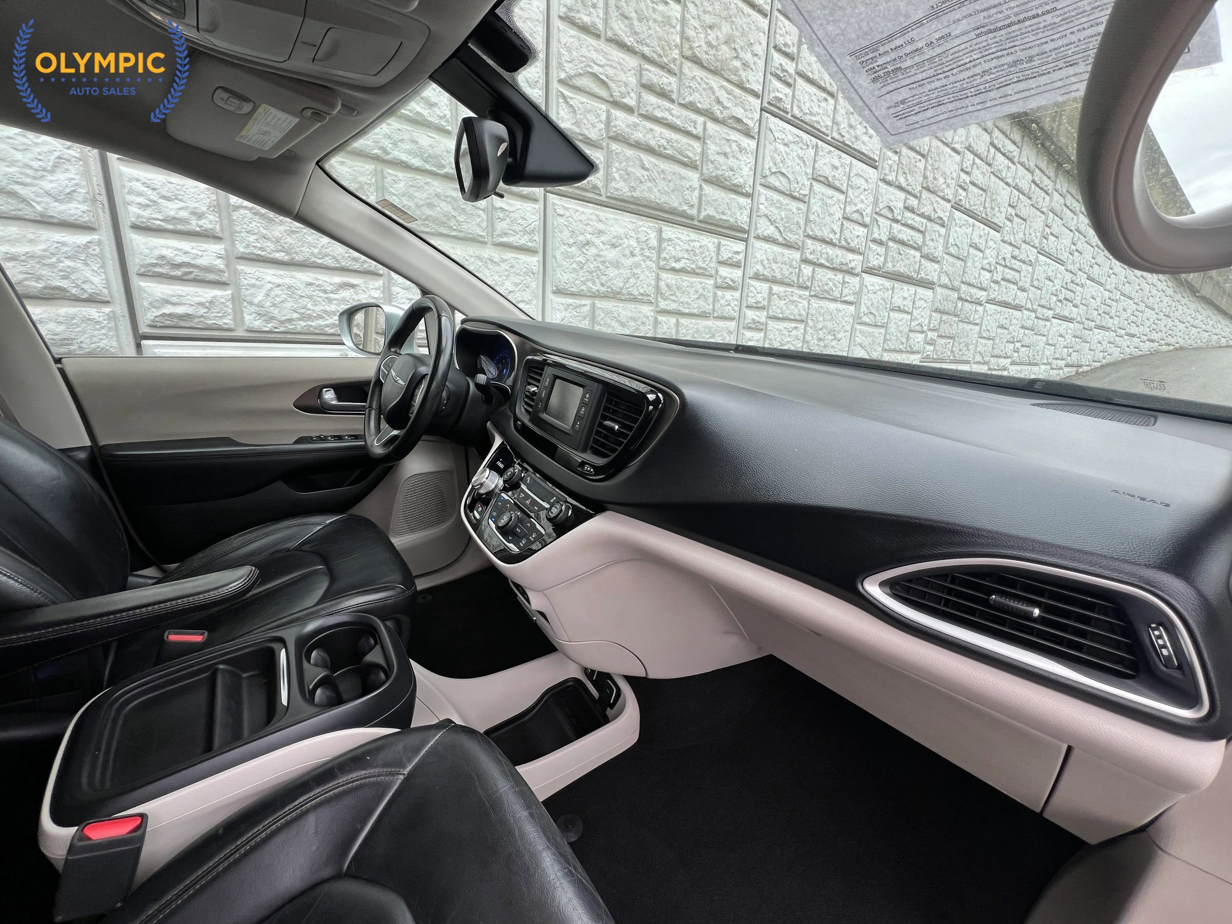 Used 2017 Chrysler Pacifica Touring-L image 21