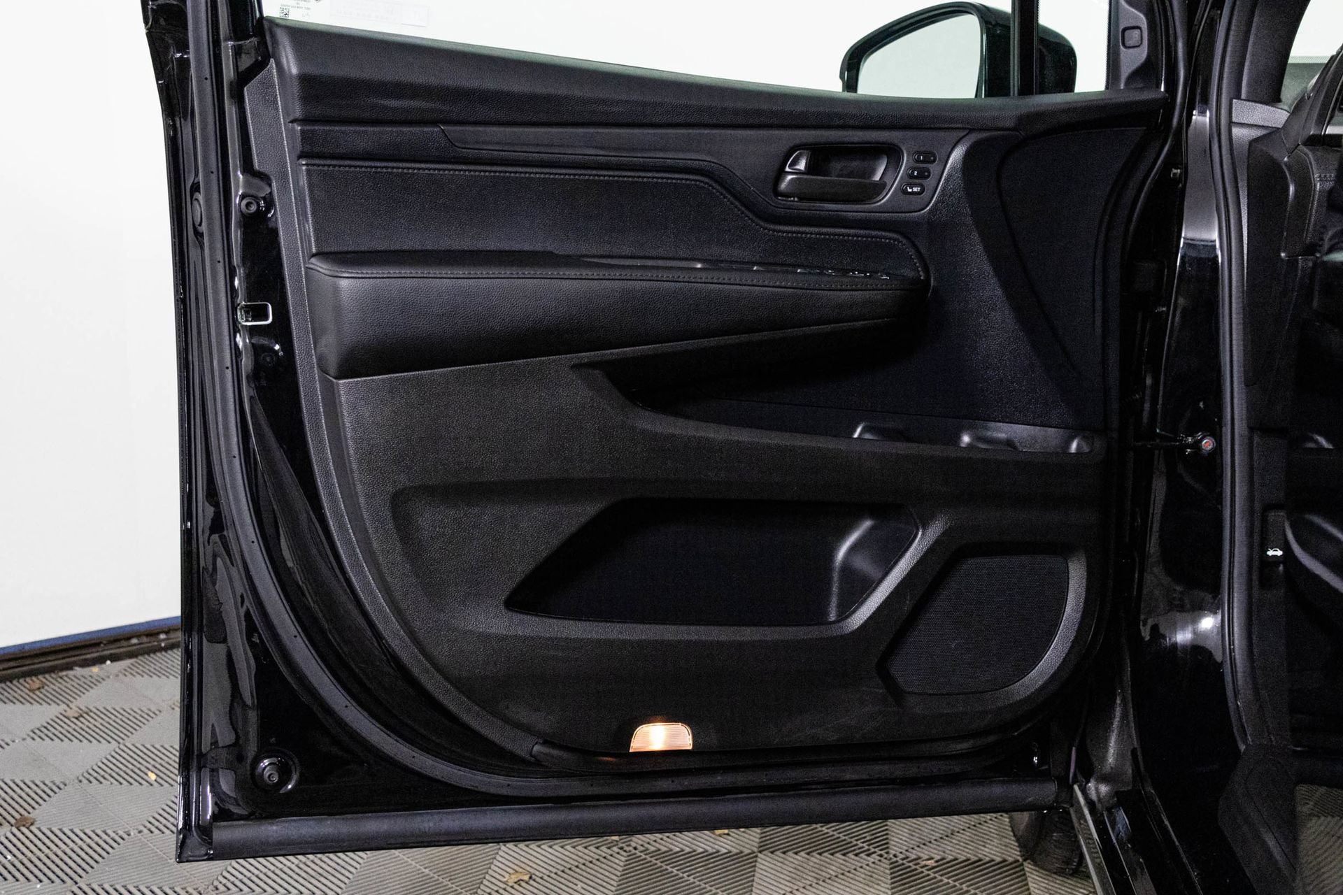 Used 2025 Honda Odyssey Sport-L image 30