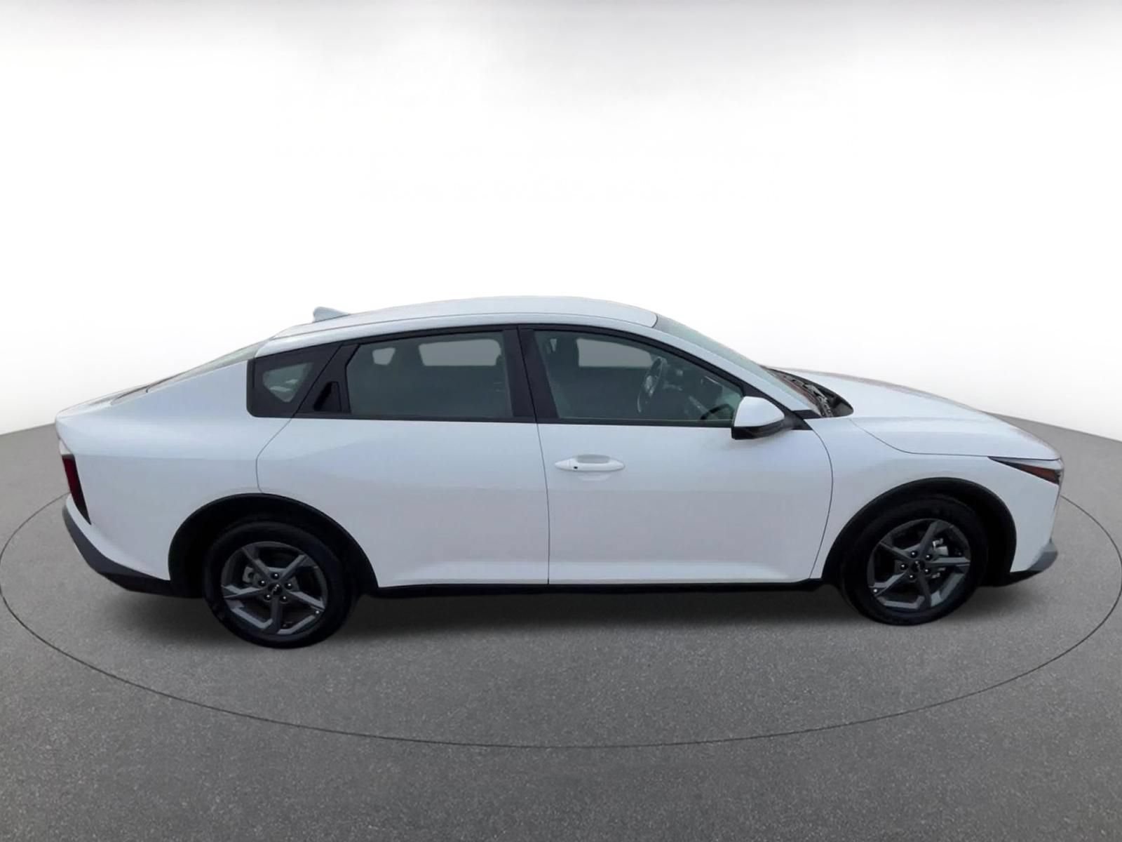 Used 2025 Kia K4 FWD image 15