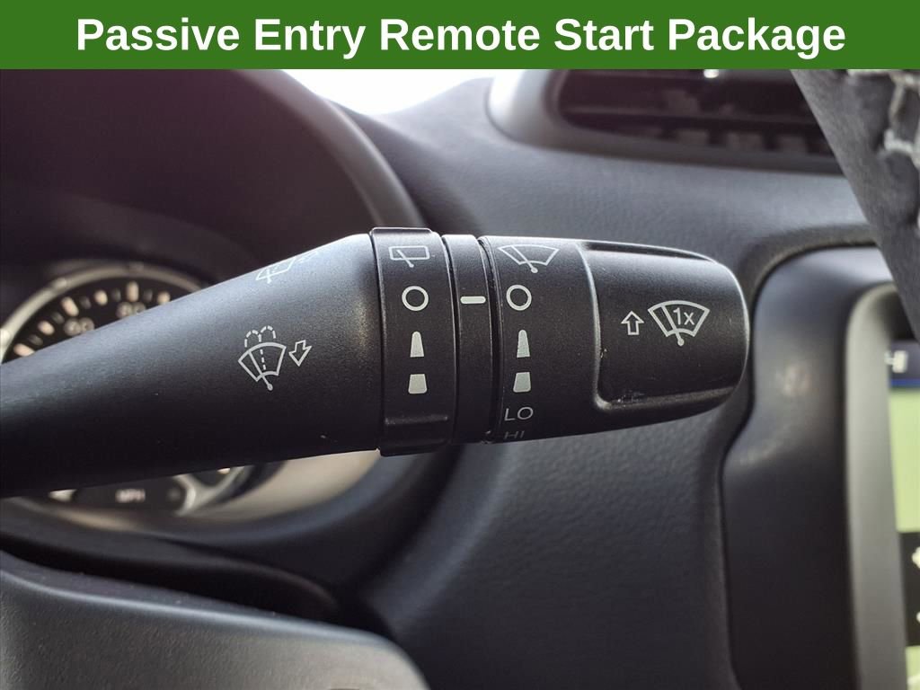 Used 2021 Jeep Renegade Latitude w/ Luxury Group II image 19