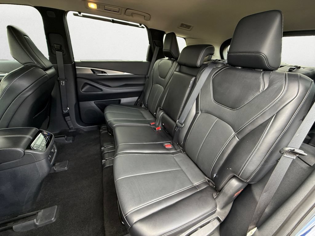 Certified 2024 INFINITI QX60 Luxe w/ Cargo Package AWD/4WD image 15