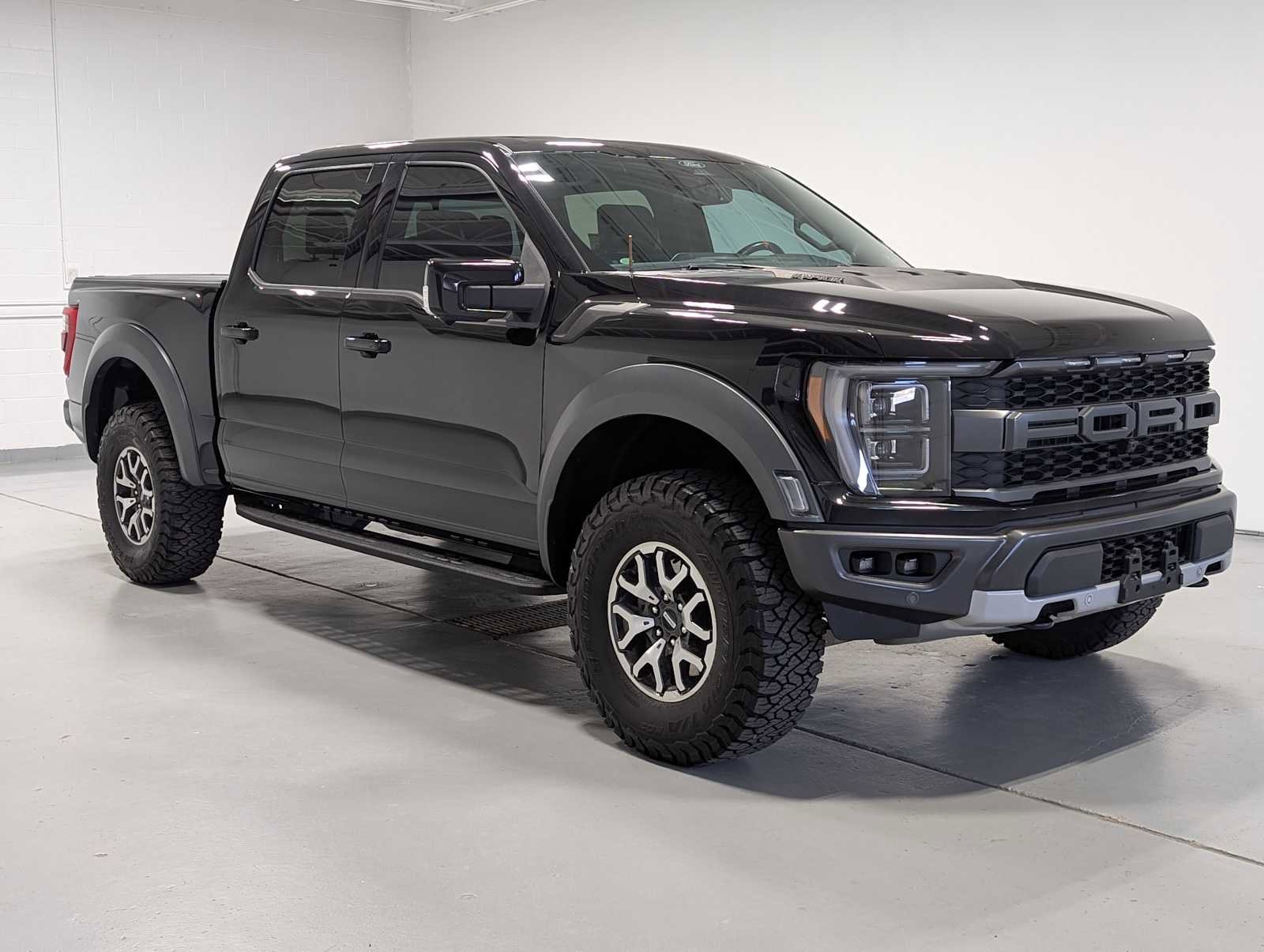 Used 2022 Ford F150 Raptor w/ Equipment Group 801A High AWD/4WD image 6