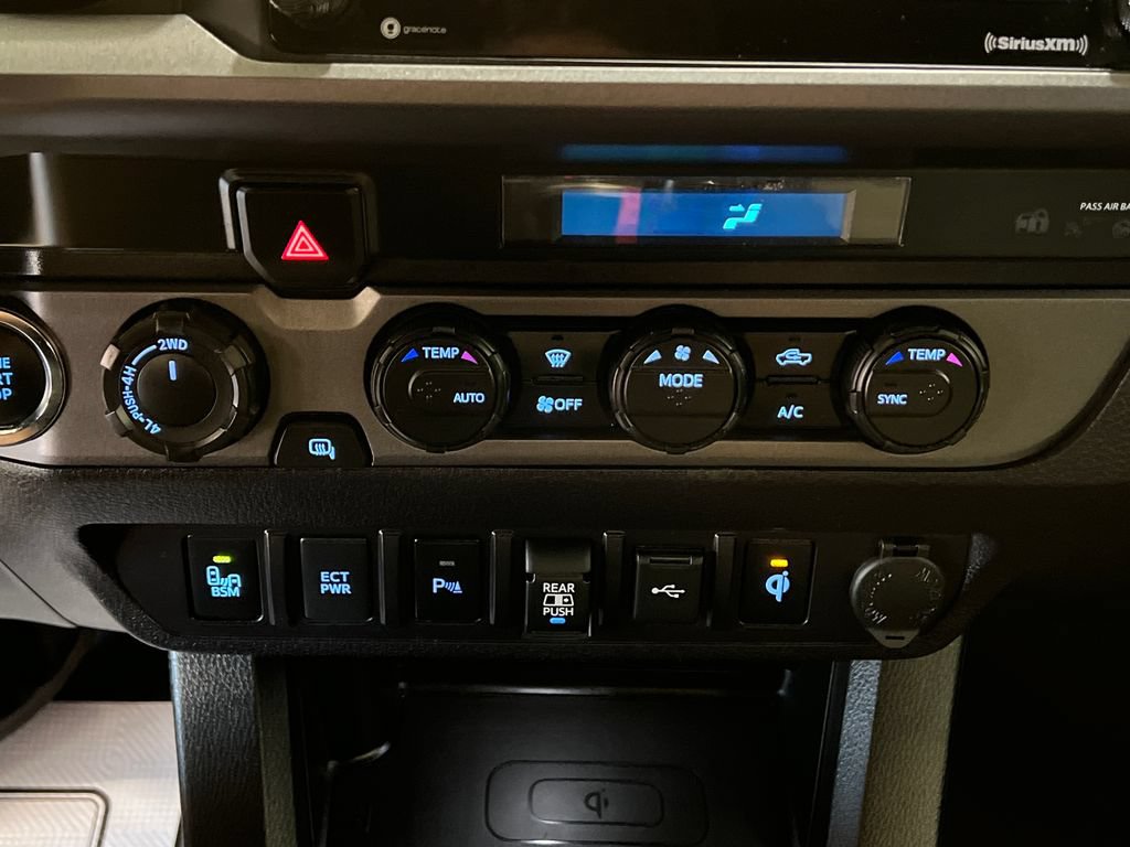 Used 2021 Toyota Tacoma TRD Sport w/ Technology Package AWD/4WD image 29