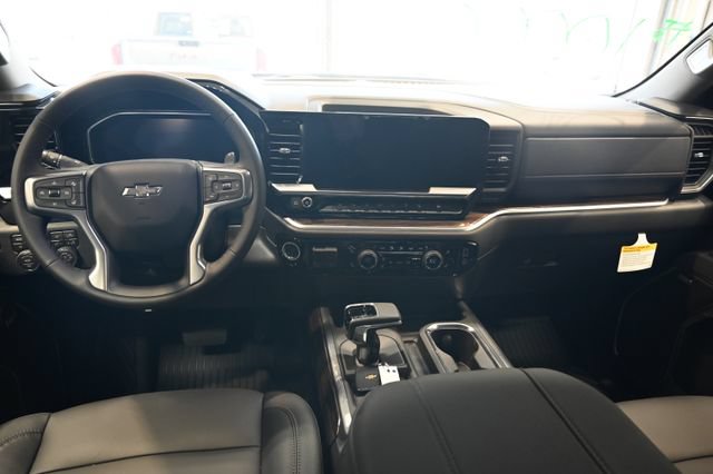 New 2026 Chevrolet Silverado 1500 RST w/ Dark Appearance Package AWD/4WD image 13