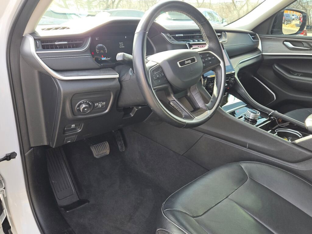 Certified 2022 Jeep Grand Cherokee L Limited AWD/4WD image 21