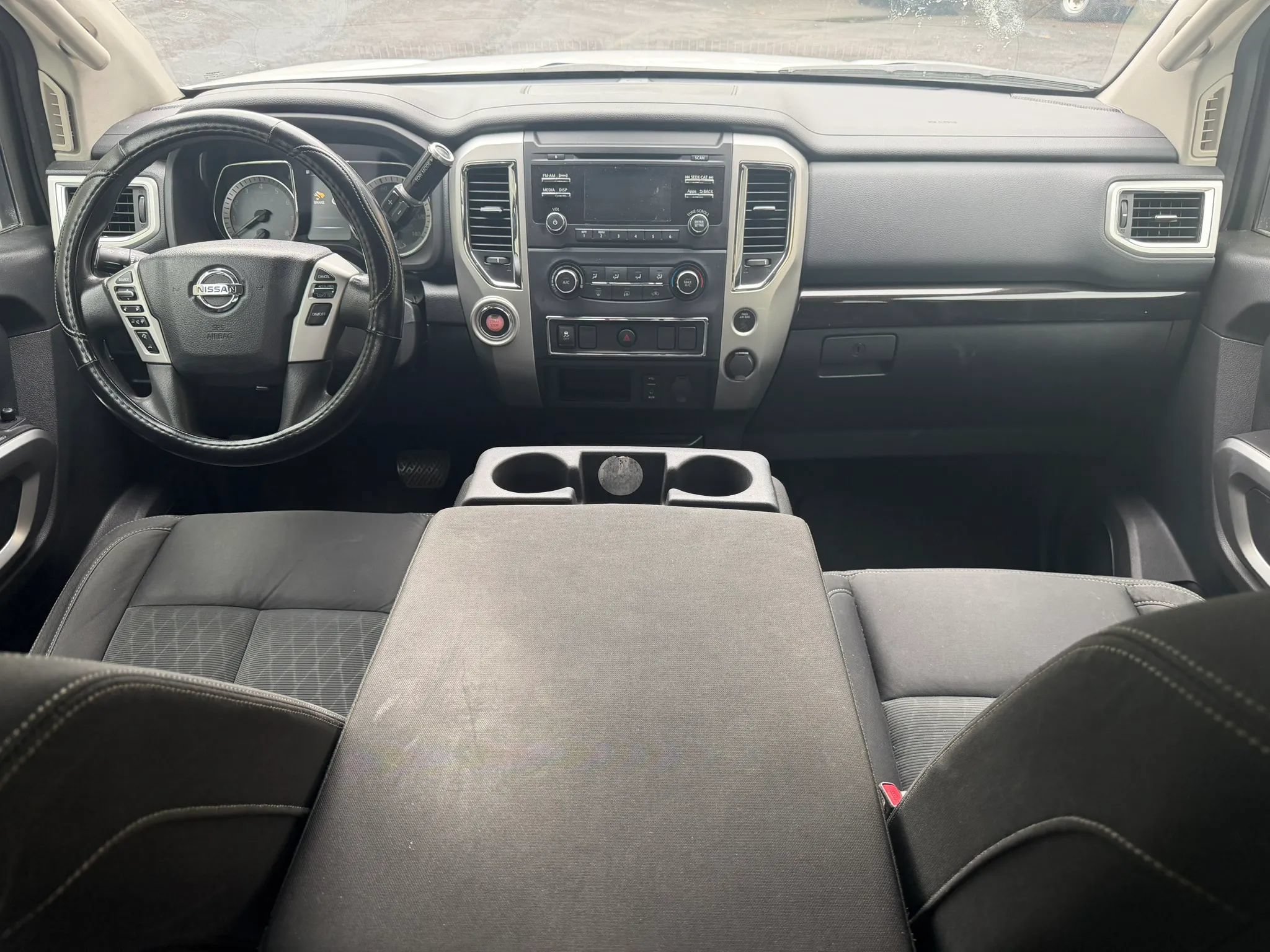 Used 2017 Nissan Titan SV RWD image 12