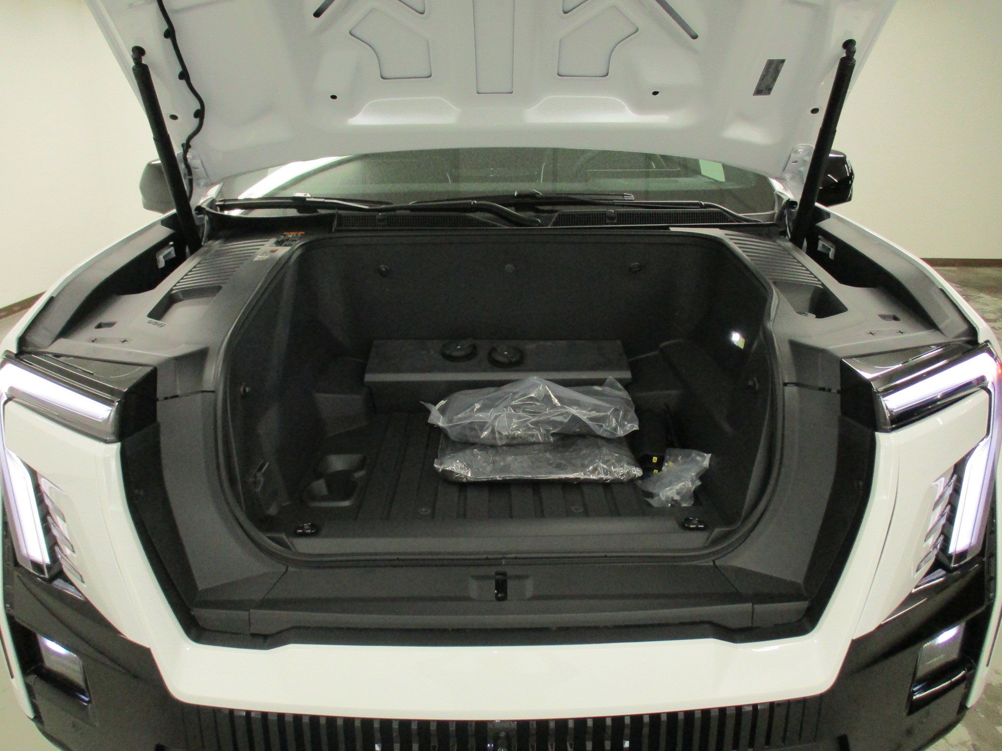 New 2026 GMC Sierra EV Elevation image 11