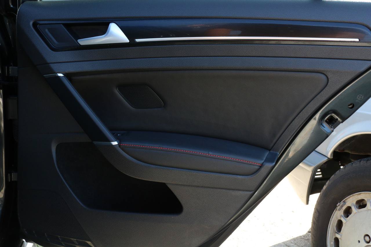 Used 2015 Volkswagen GTI SE w/ Lighting Package (SEL) FWD image 43
