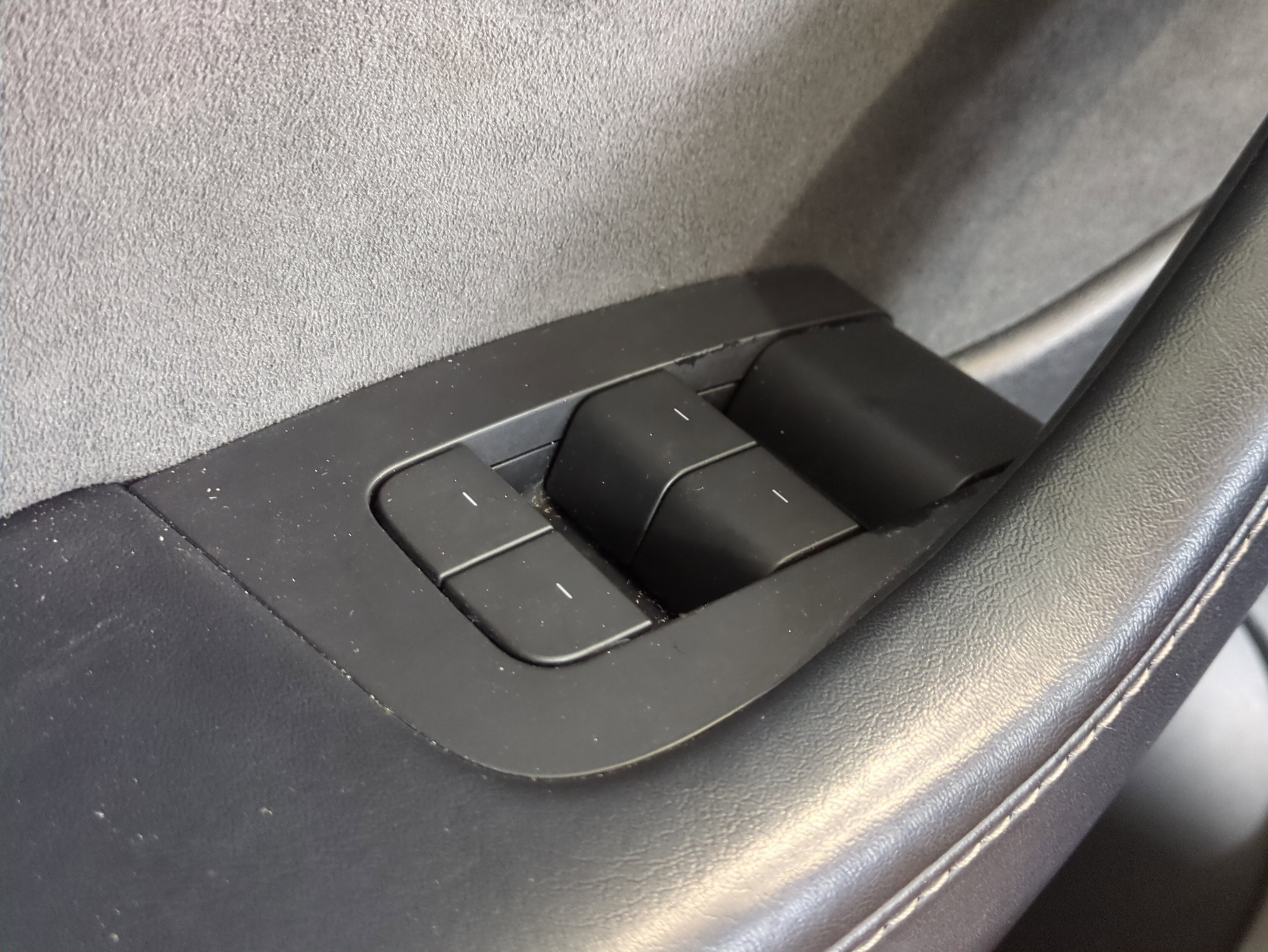 Used 2022 Tesla Model Y Long Range image 26