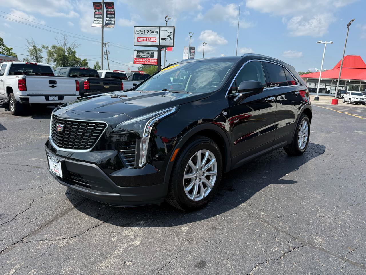 Used 2019 Cadillac XT4 Luxury w/ Cold Weather Package AWD/4WD image 3