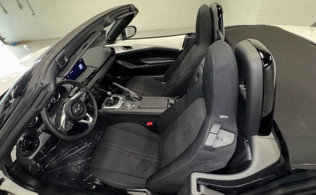New 2026 MAZDA MX-5 Miata Club w/ Weather Package RWD image 13