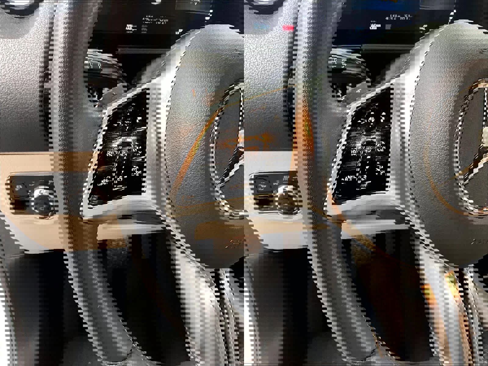 Used 2025 Mercedes-Benz GLA 250 4MATIC image 23