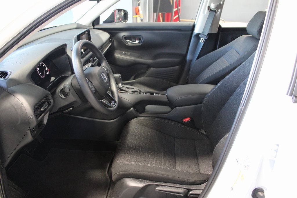 Used 2025 Honda HR-V LX image 9