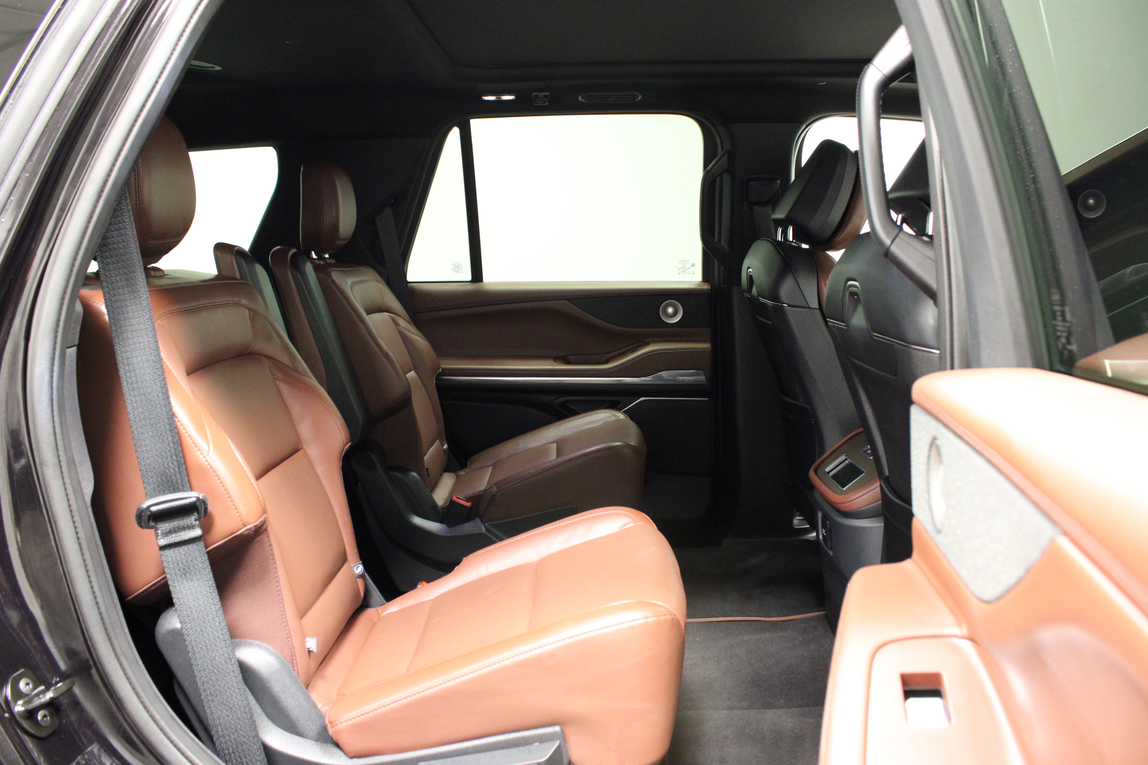 Used 2025 Lincoln Navigator Reserve image 19