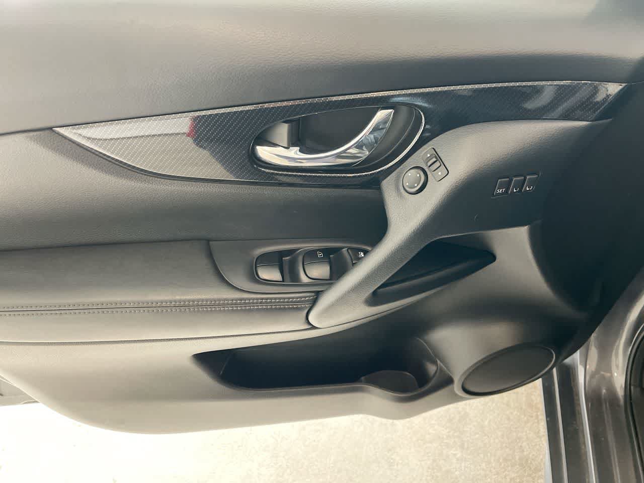 Used 2019 Nissan Rogue SL AWD/4WD image 13
