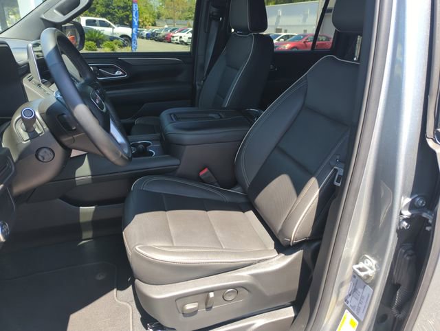 Used 2024 GMC Yukon XL SLT w/ SLT Luxury Package AWD/4WD image 11
