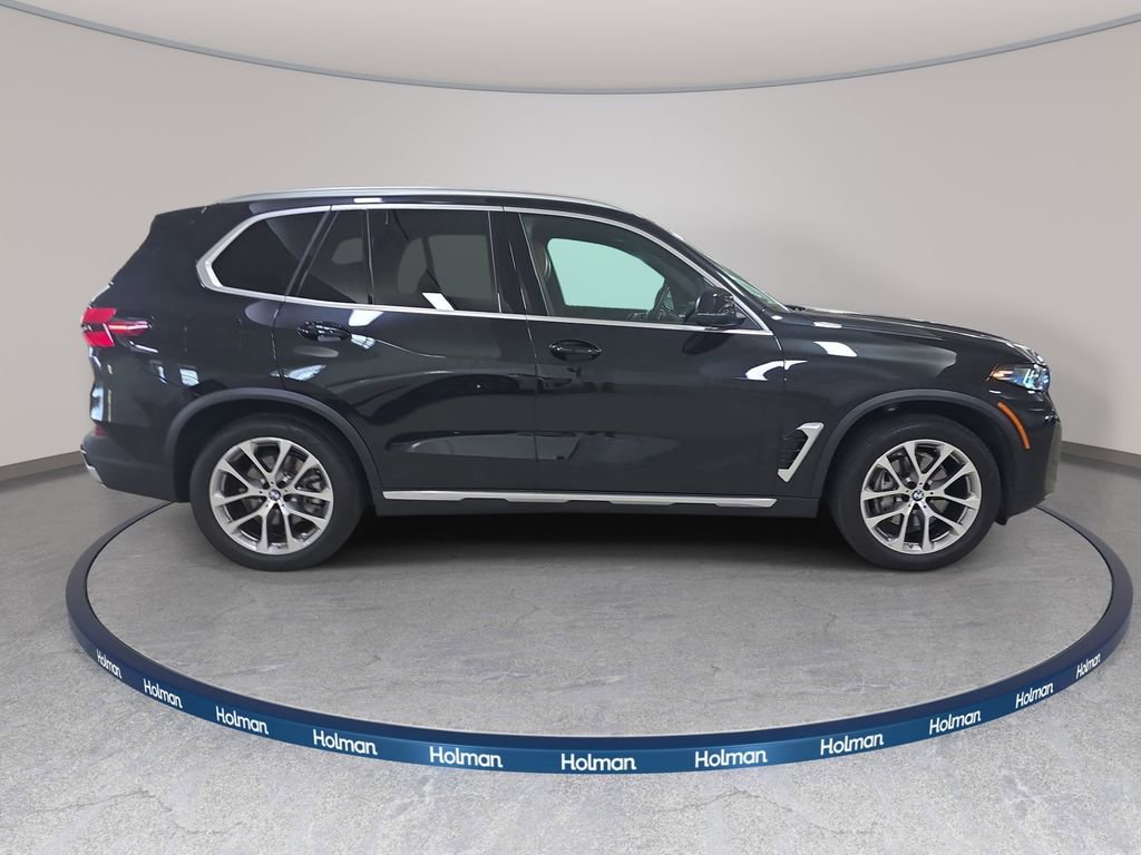 Used 2024 BMW X5 sDrive40i w/ Premium Package image 4
