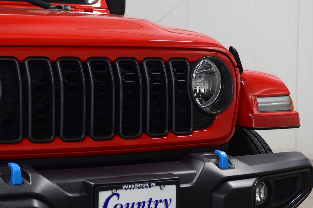 Used 2024 Jeep Wrangler Unlimited w/ Convenience Group AWD/4WD image 11