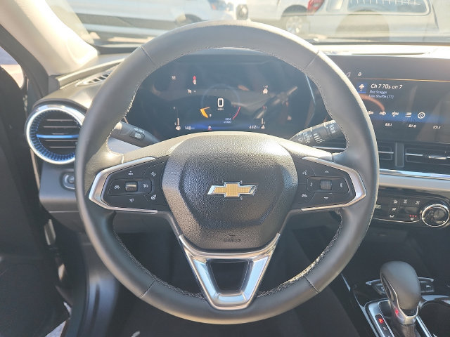 Used 2026 Chevrolet Trax LT w/ LT Convenience Package FWD image 14