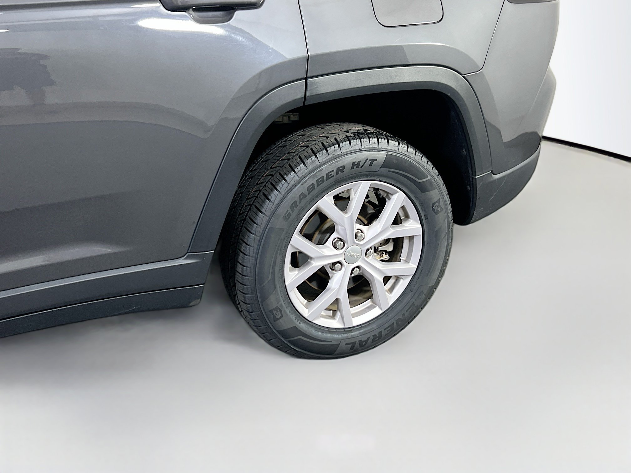 Used 2022 Jeep Grand Cherokee Limited AWD/4WD image 29