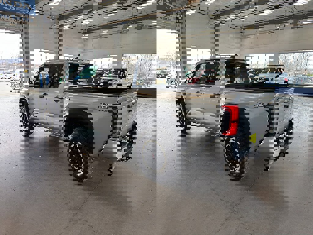 Used 2024 Toyota Tacoma TRD Off-Road image 3