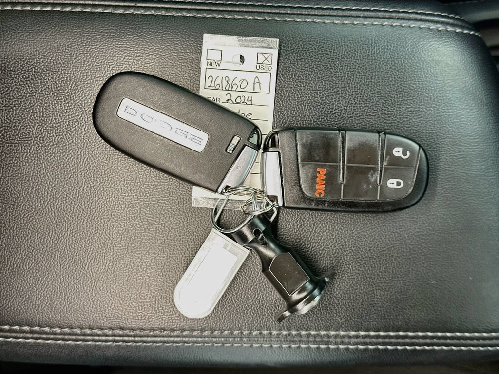 Used 2024 Dodge Durango SXT w/ SXT Blacktop Group AWD/4WD image 35