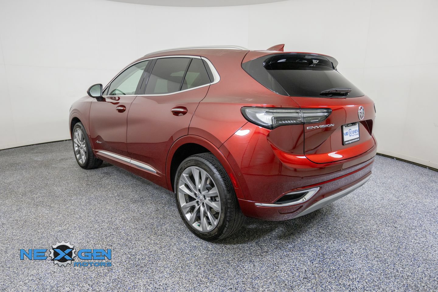 Used 2022 Buick Envision Avenir w/ Technology Package II FWD image 5