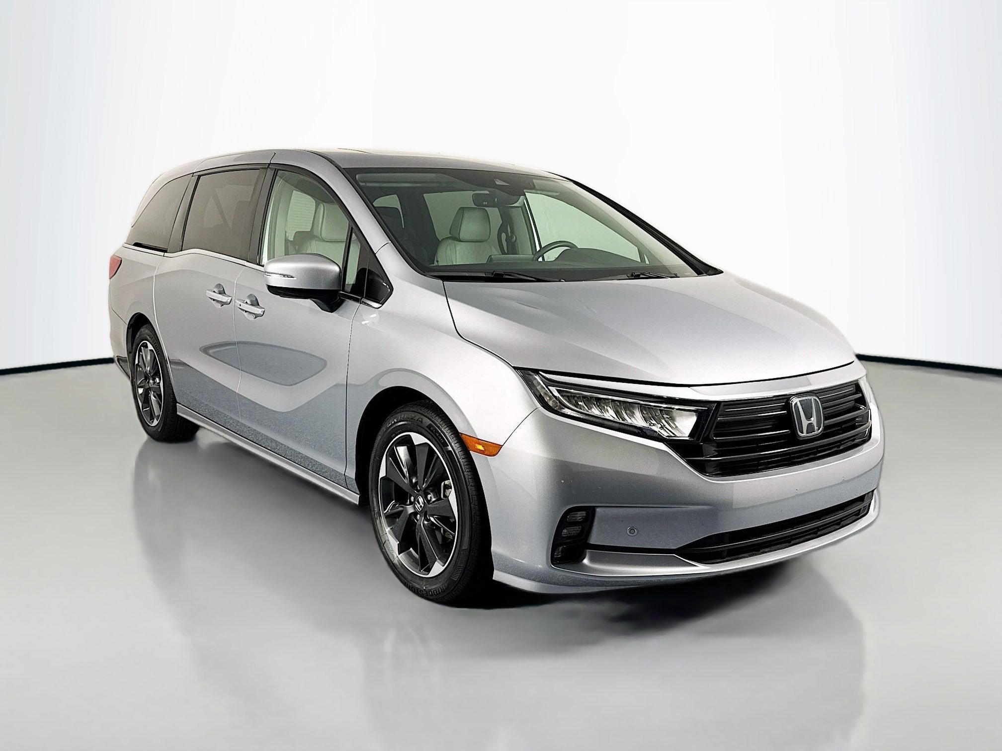 Certified 2023 Honda Odyssey Elite image 3