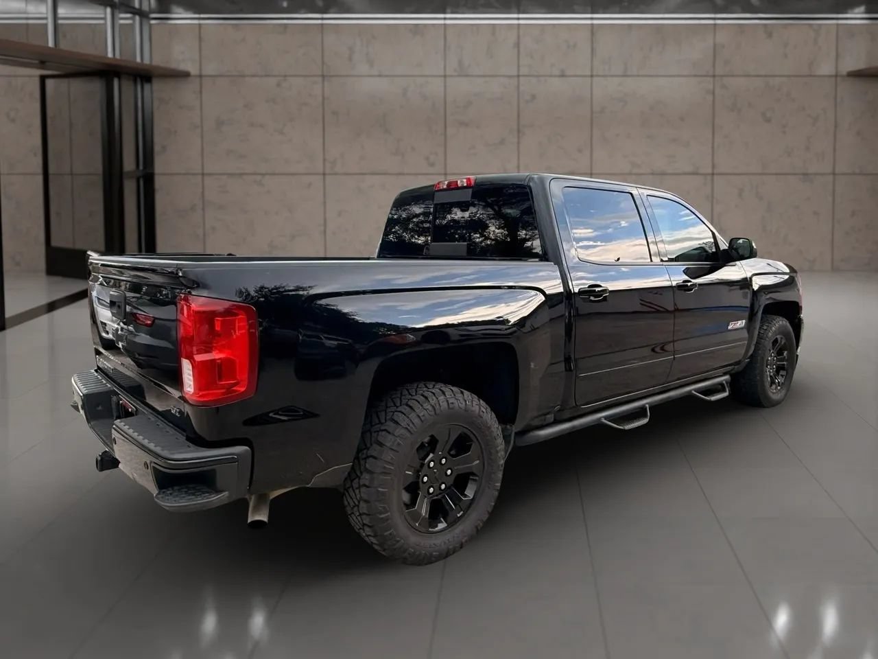 Used 2017 Chevrolet Silverado 1500 LTZ Z71 w/ LTZ Plus Package AWD/4WD image 4